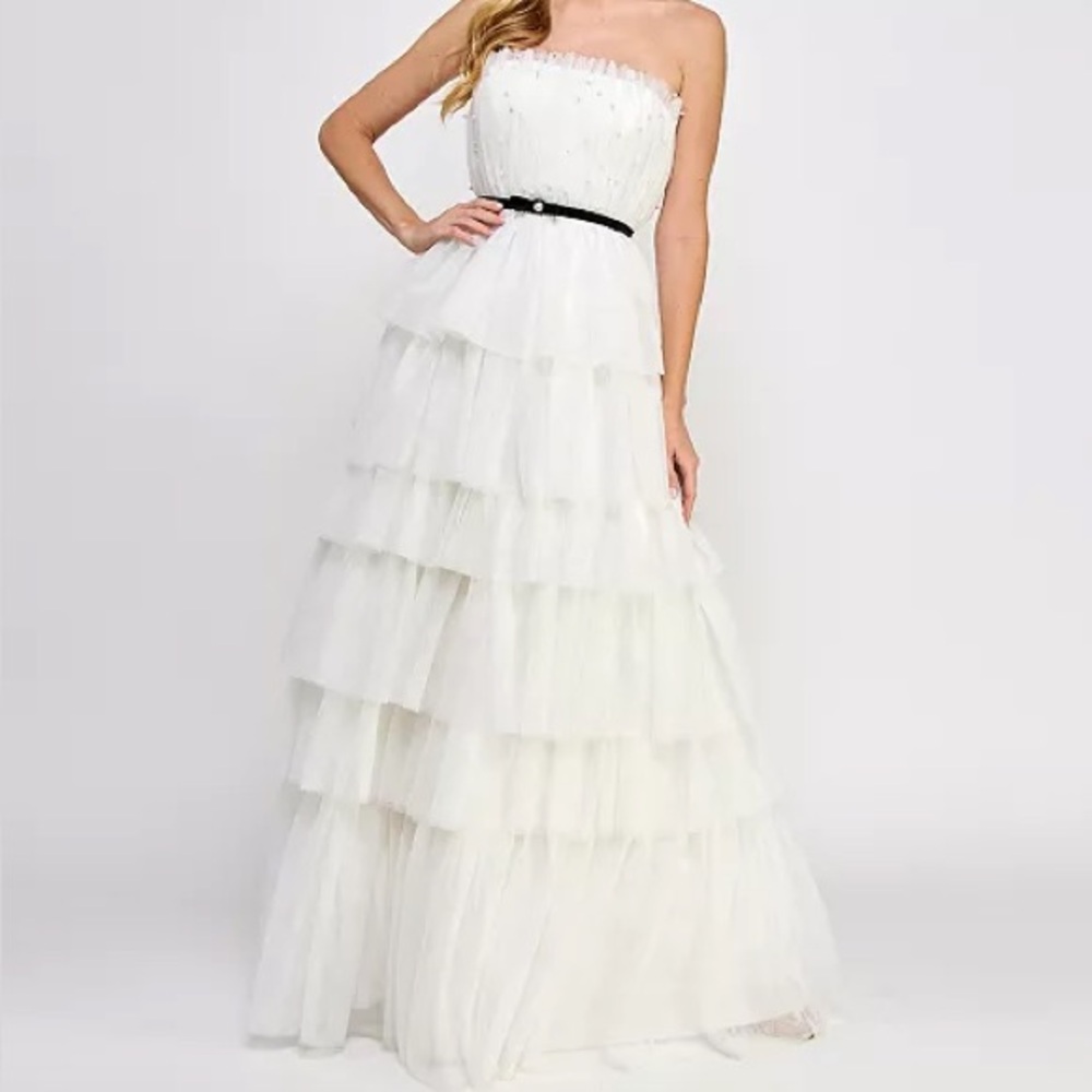 Say Yes
Juniors' Tulle & Faux Pearl Tiered Ball Gown